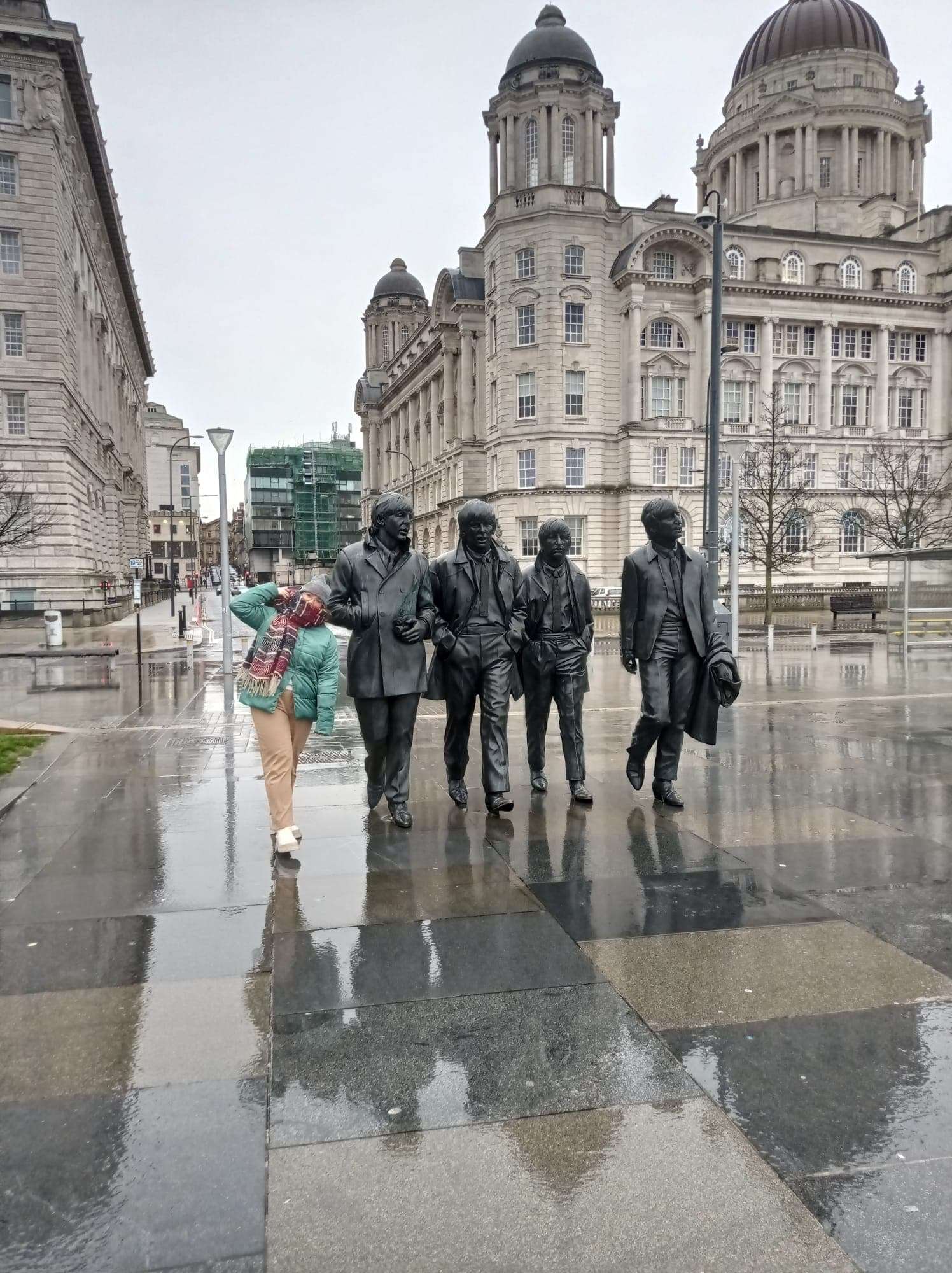 Qué ver en Liverpool en 1 día barrio de Cavern Quarter estatua de los Beatles