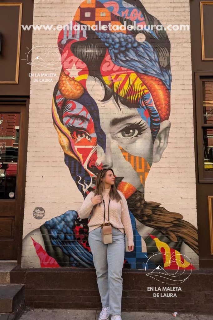 Qué ver en Nueva York en 10 días itinerario completo día a día grafito Audrey Hepburn en Little Italy