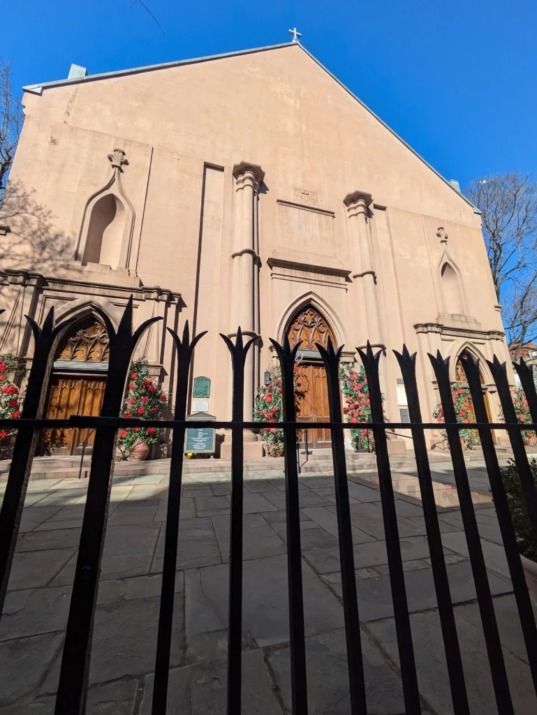 Itinerario y guía de viaje ruta de viaje de 10 días en Nueva York antigua catedral de san patricio nolita
