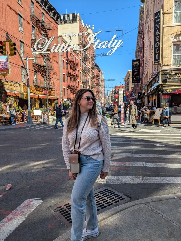 Itinerario y guía de viaje ruta de viaje de 10 días en Nueva York cartel de bienvenida a Little Italy