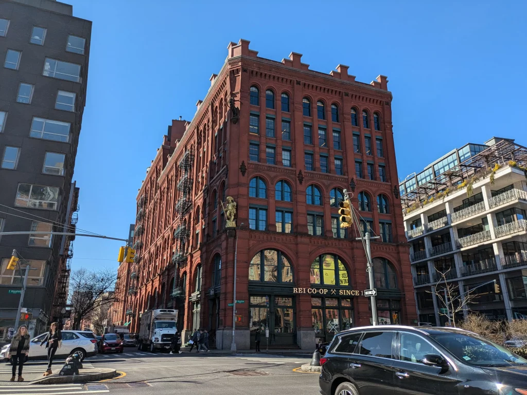 Itinerario y guía de viaje ruta de viaje de 10 días en Nueva York edificio puck nolita